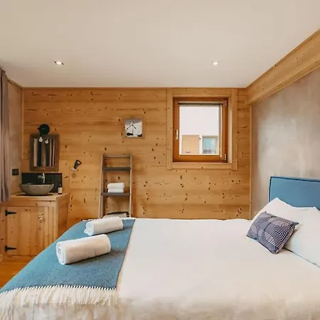 Isabella By Brennus *