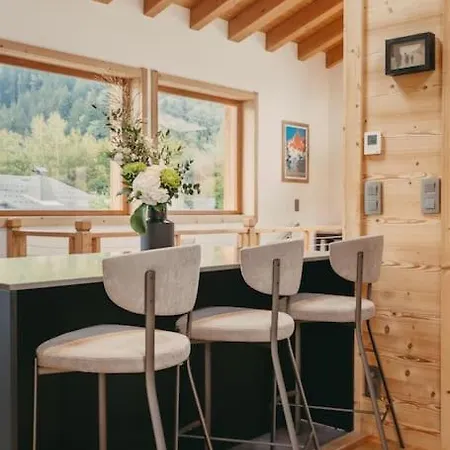 シャレー Isabella By Brennus *