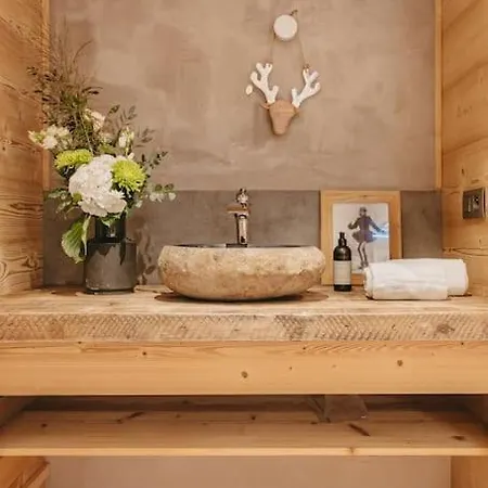 Isabella By Brennus *